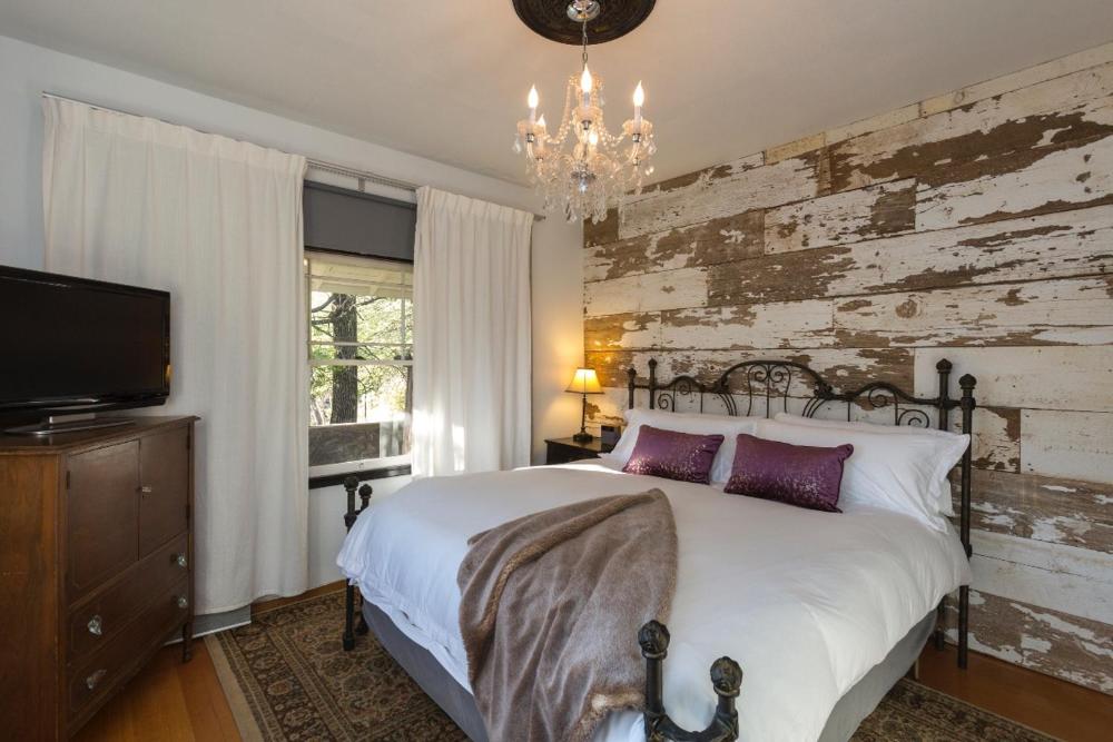 Standard Bungalow interior